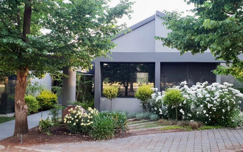 4 Bedroom House in Magersfontein Memorial Golf Estate
