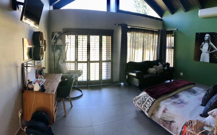 4 Bedroom House in Magersfontein Memorial Golf Estate