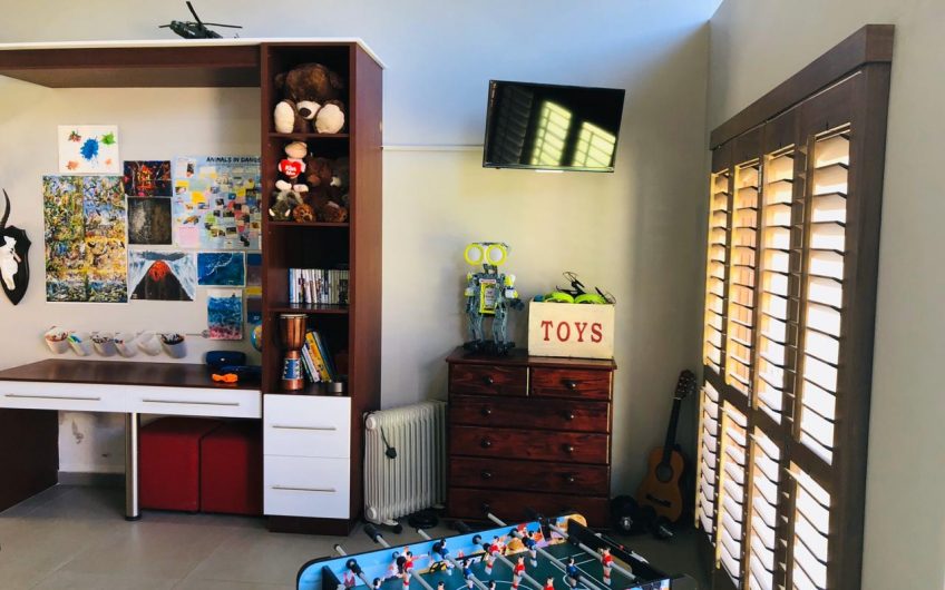 4 Bedroom House in Magersfontein Memorial Golf Estate