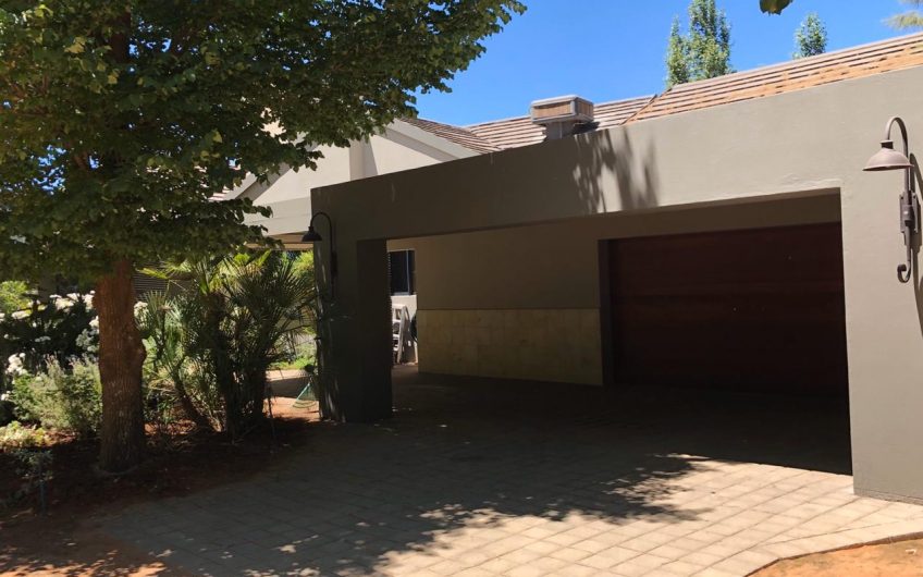 4 Bedroom House in Magersfontein Memorial Golf Estate
